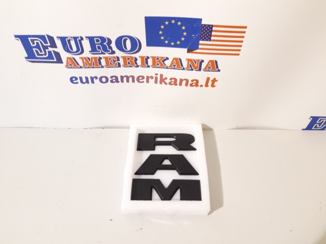 Ženkliukas ant grotelių